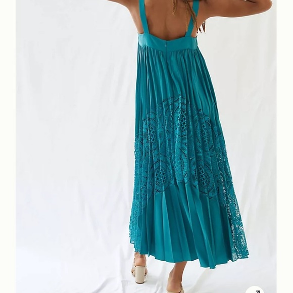 Anthropologie Pleated Lace Maxi Dress
Geisha Designs - Picture 4 of 6